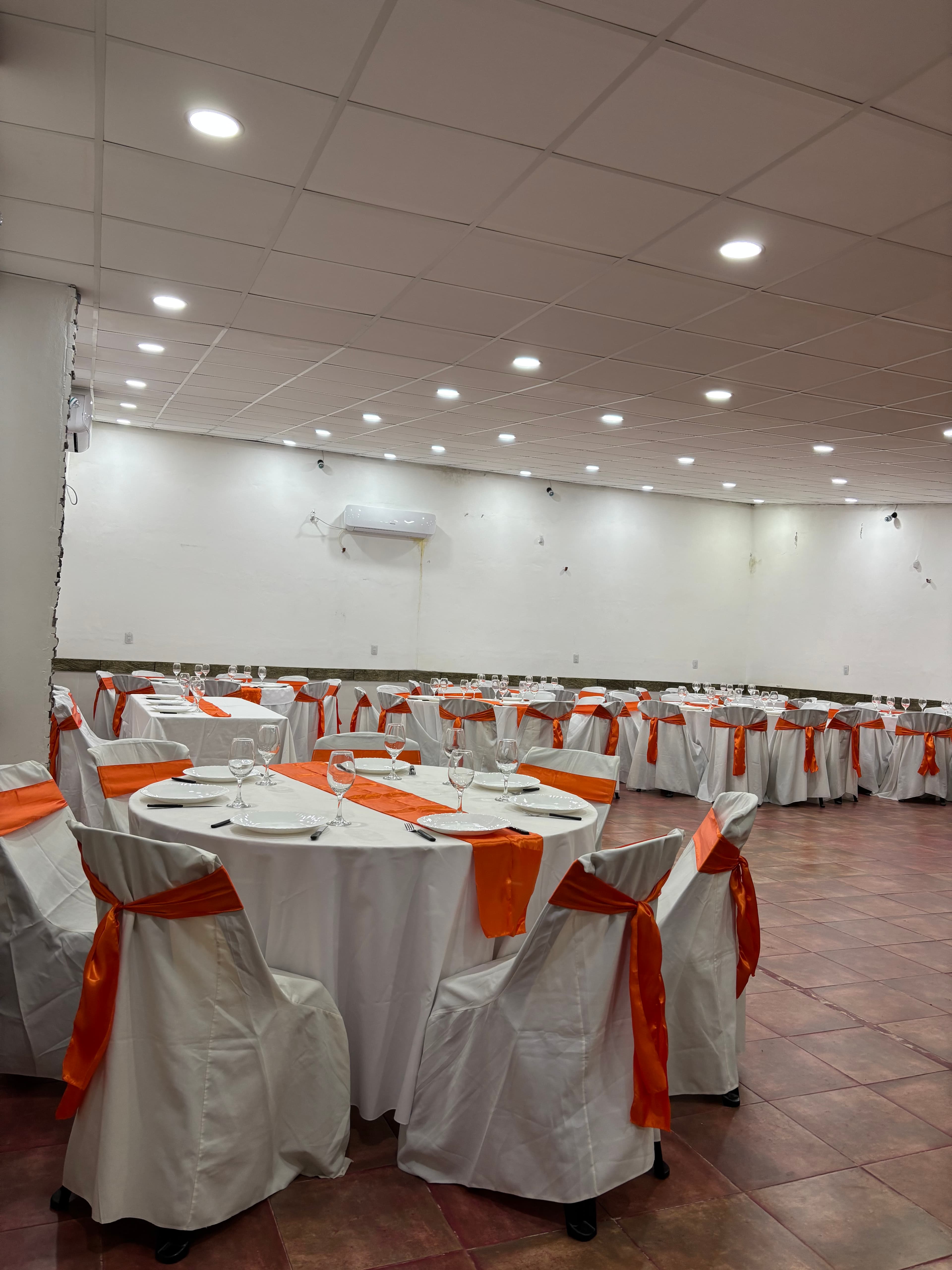 Espacio amplio para fiestas y eventos sociales